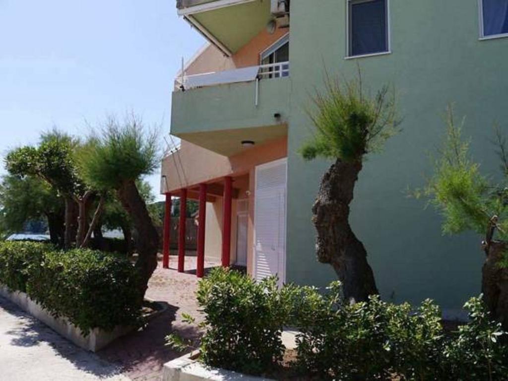 Apartment Iva Клек Екстериор снимка